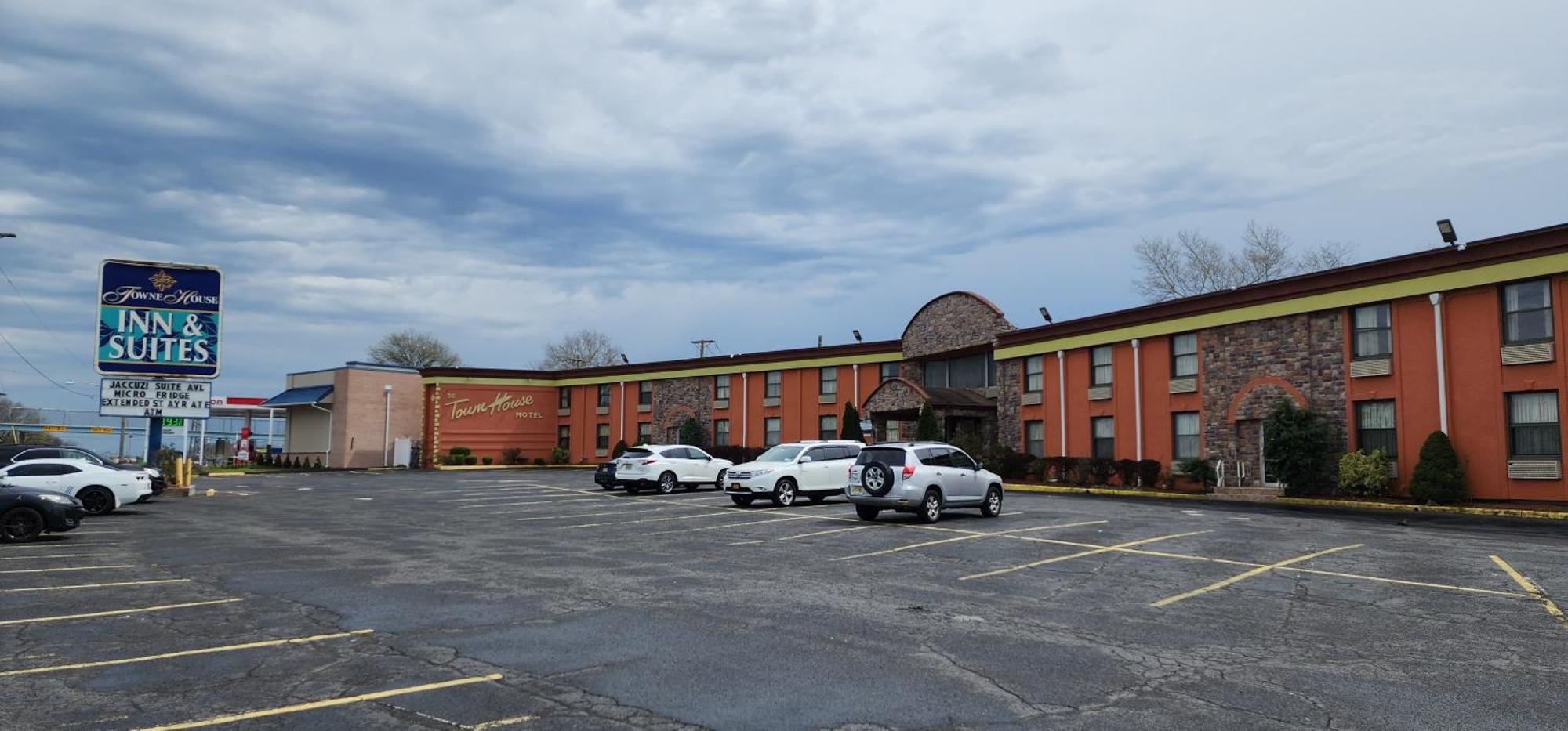 Town House Inn And Suites Elmwood Park Buitenkant foto