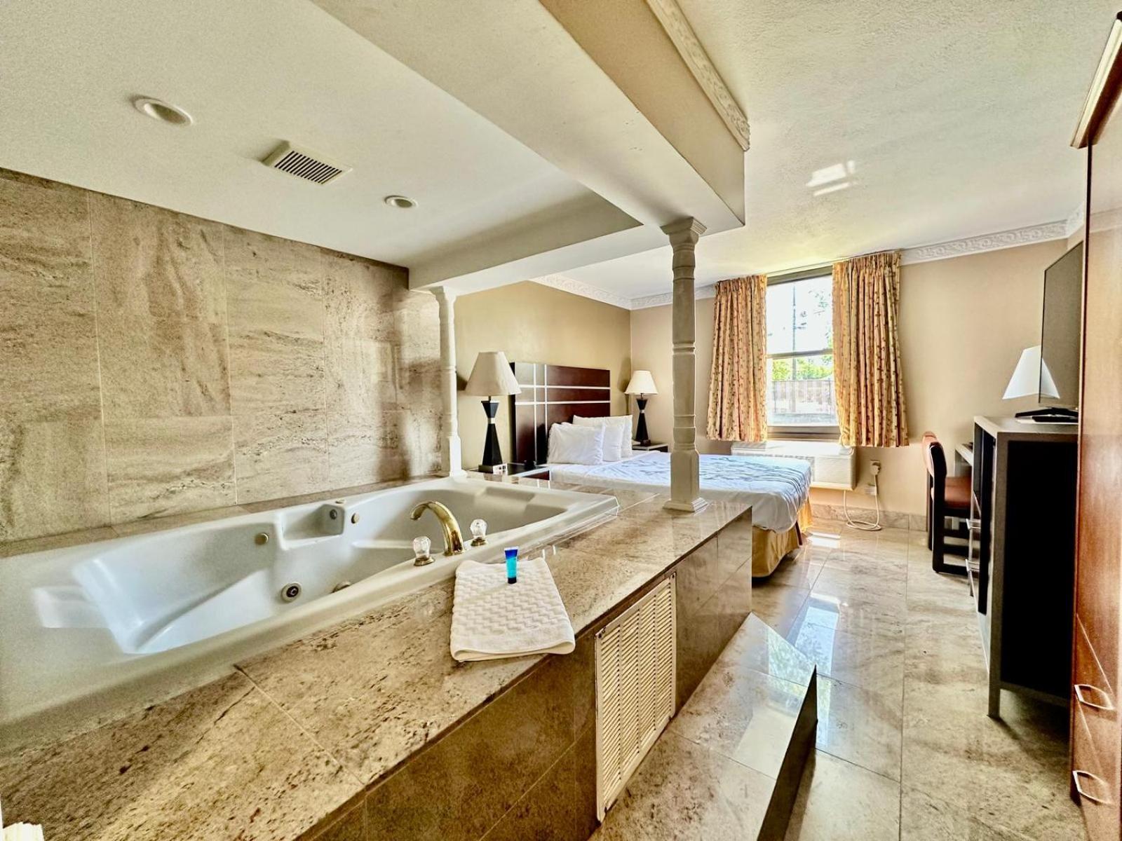 Town House Inn And Suites Elmwood Park Buitenkant foto